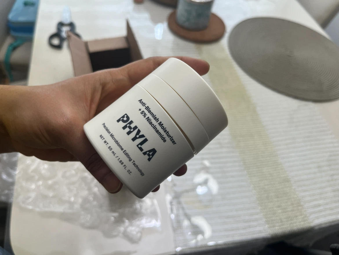 Phyla Anti-Blemish Moisturizer with 5% Niacinamide