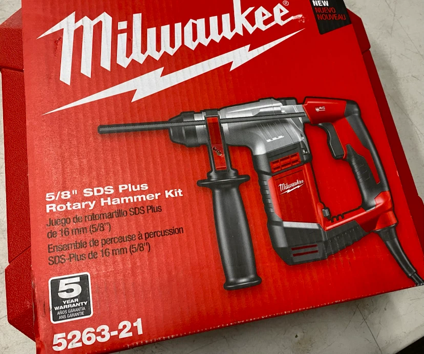 Milwaukee 5/8” SDS Plus rotary hammer kit New in box