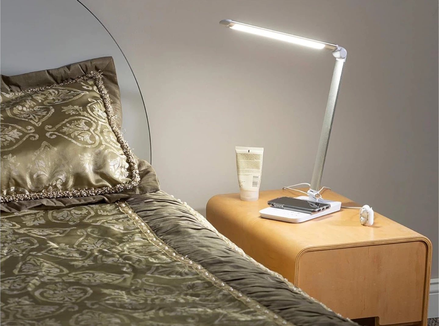 AFROG LED Desk Lamp with Wireless Charging