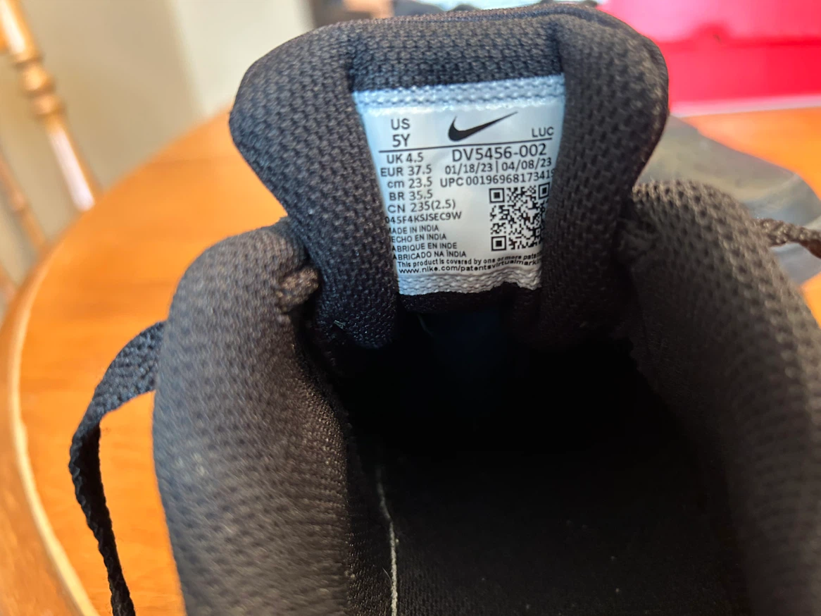 Nike Black Sneakers - photo 3