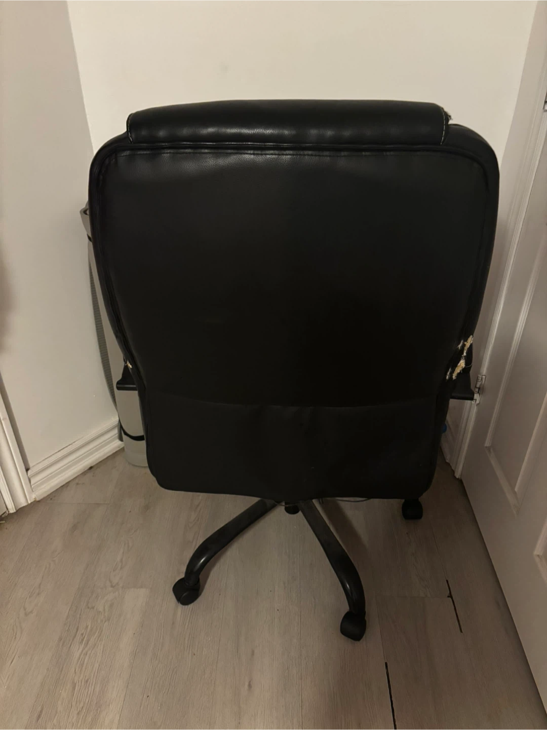 Black Executive Office Chair - photo 2