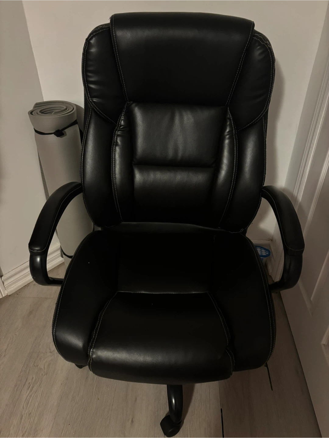 Black Executive Office Chair - photo 3