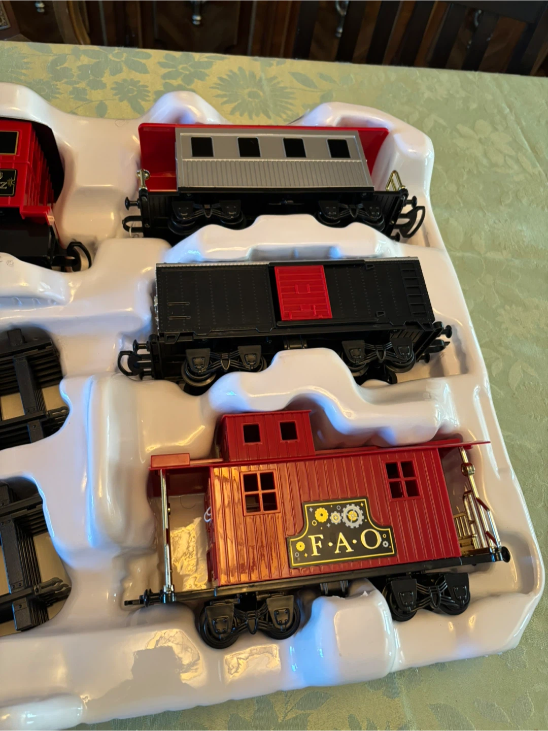 FAO Schwarz Classic Motorized Train Set - photo 4