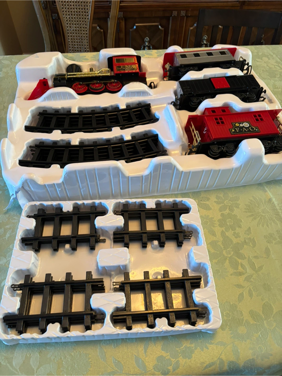 FAO Schwarz Classic Motorized Train Set - photo 5