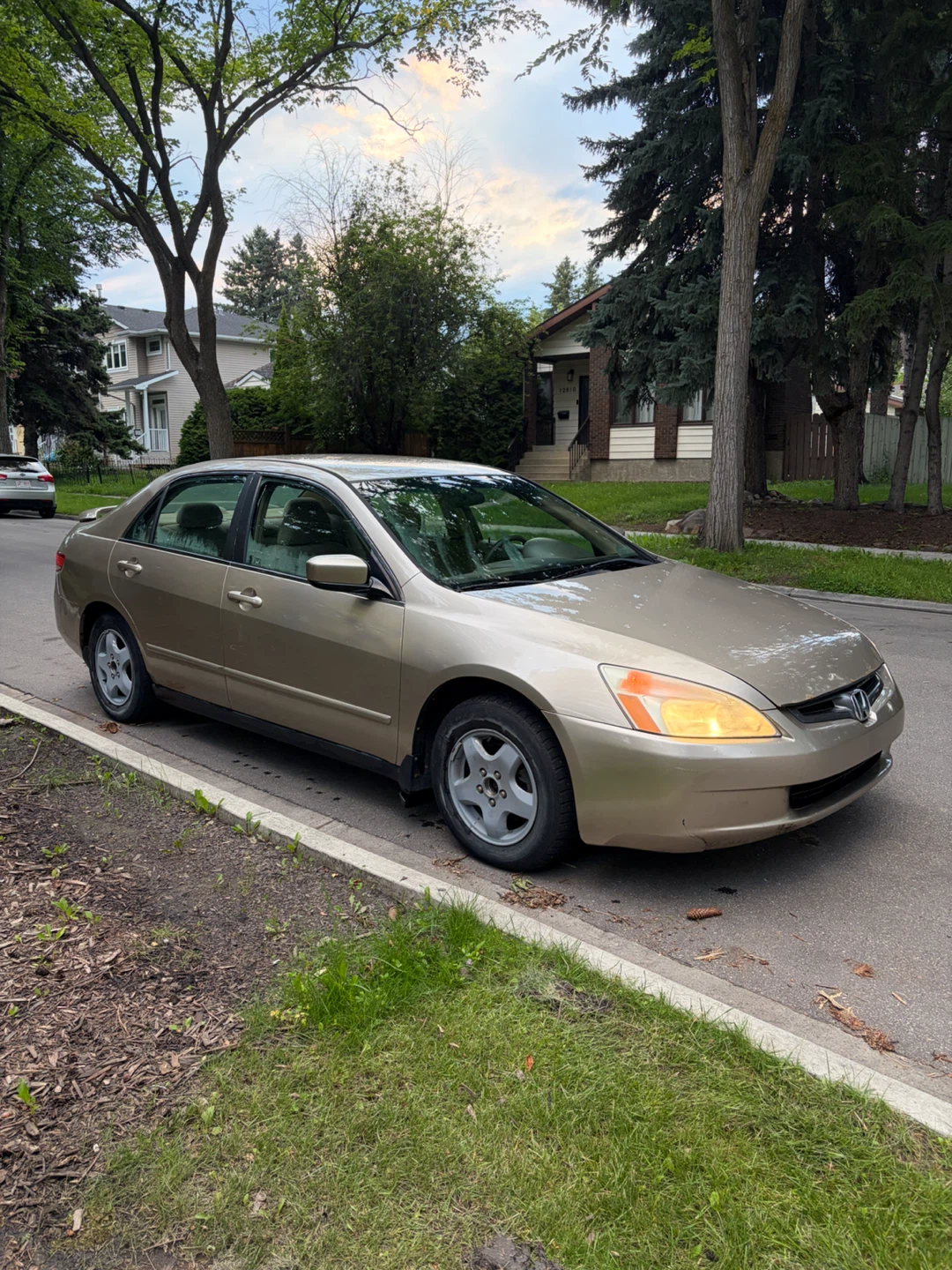2004 Honda Accord sedan - photo 2