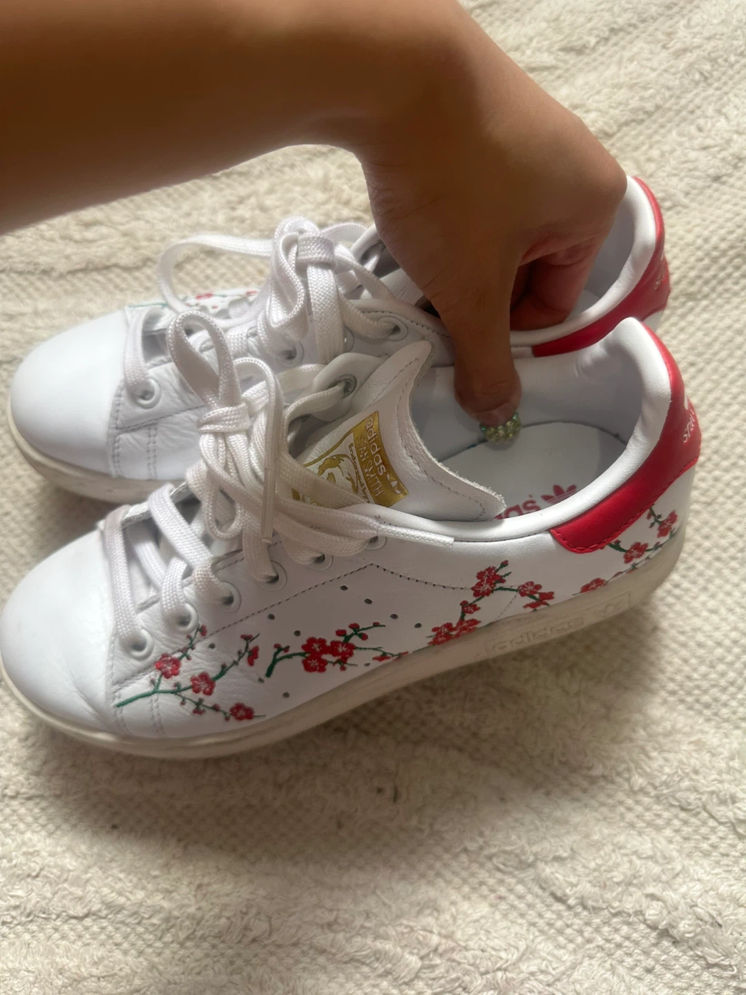 Adidas Stan Smith Sneakers with Floral Detail - photo 3