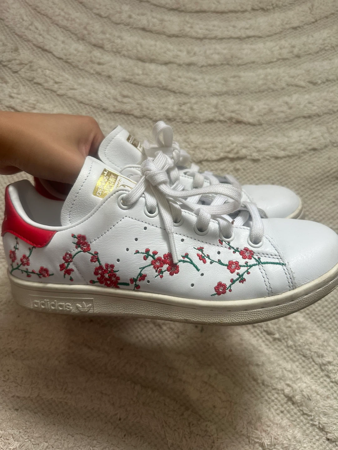 Adidas Stan Smith Sneakers with Floral Detail - photo 4
