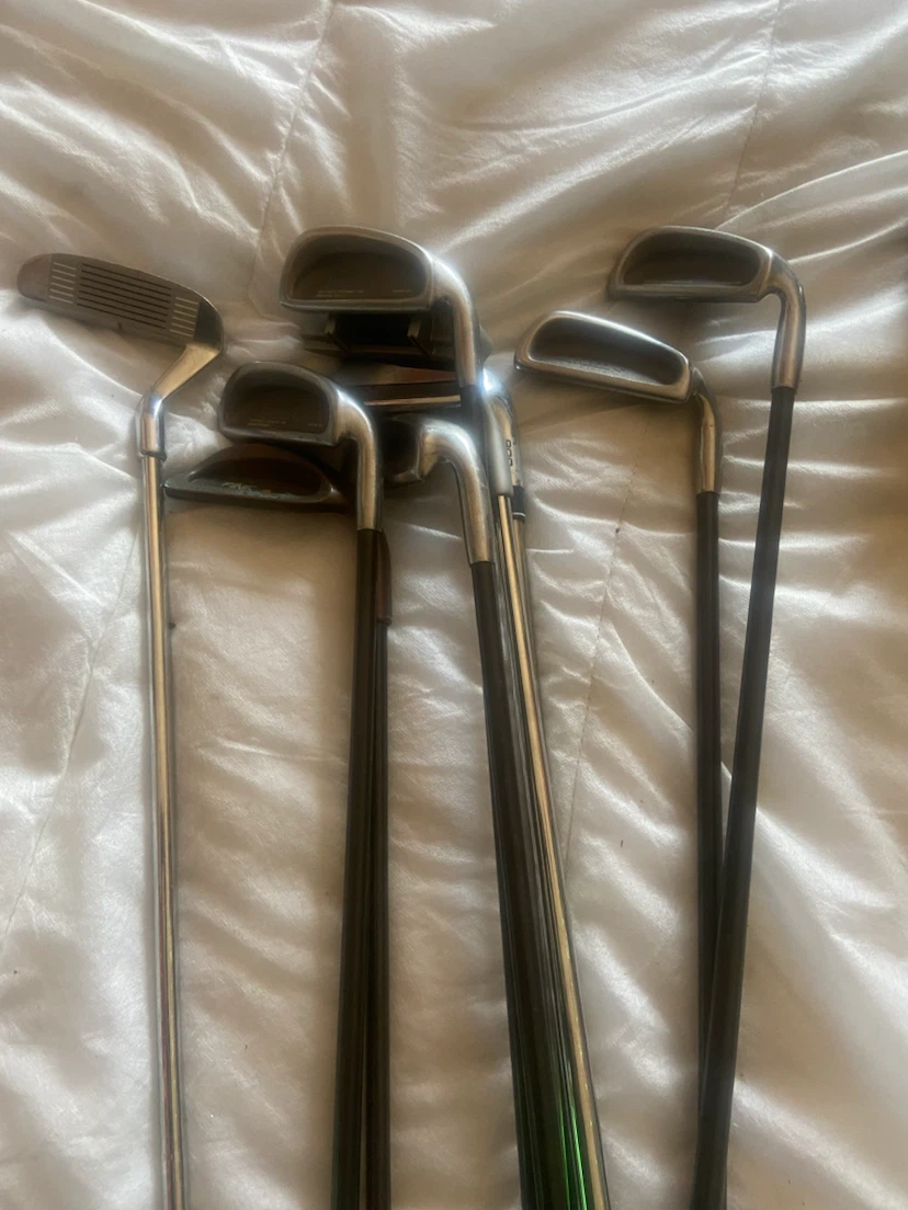 Set of 5 Golf Clubs