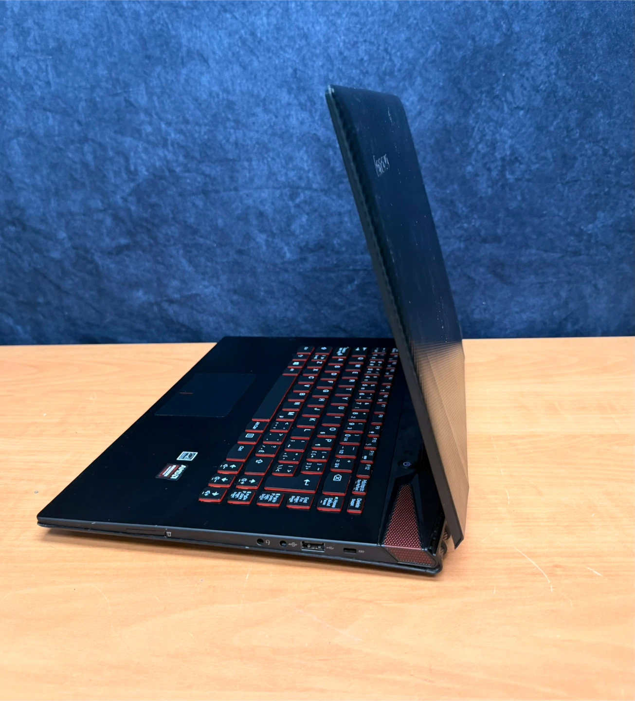 Lenovo Y40-80 Gaming Laptop – 14” Full HD | Radeon R9 Graphics - photo 3
