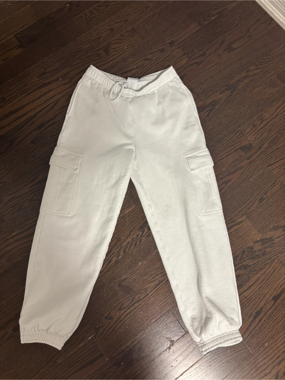 Aritzia Sweatfleece Megafit Cuffed Cargo Sweatpants