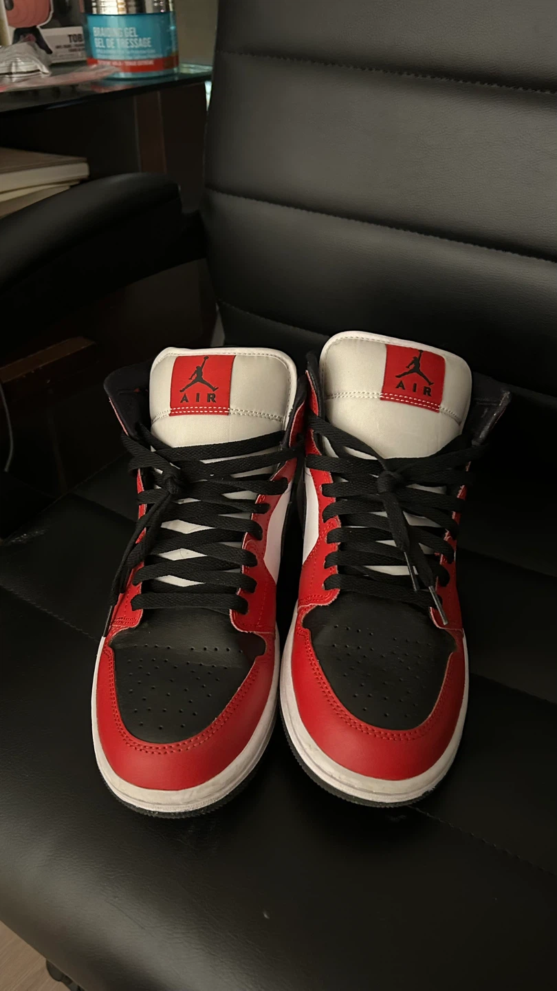 Jordan 1 Mid Red Black White