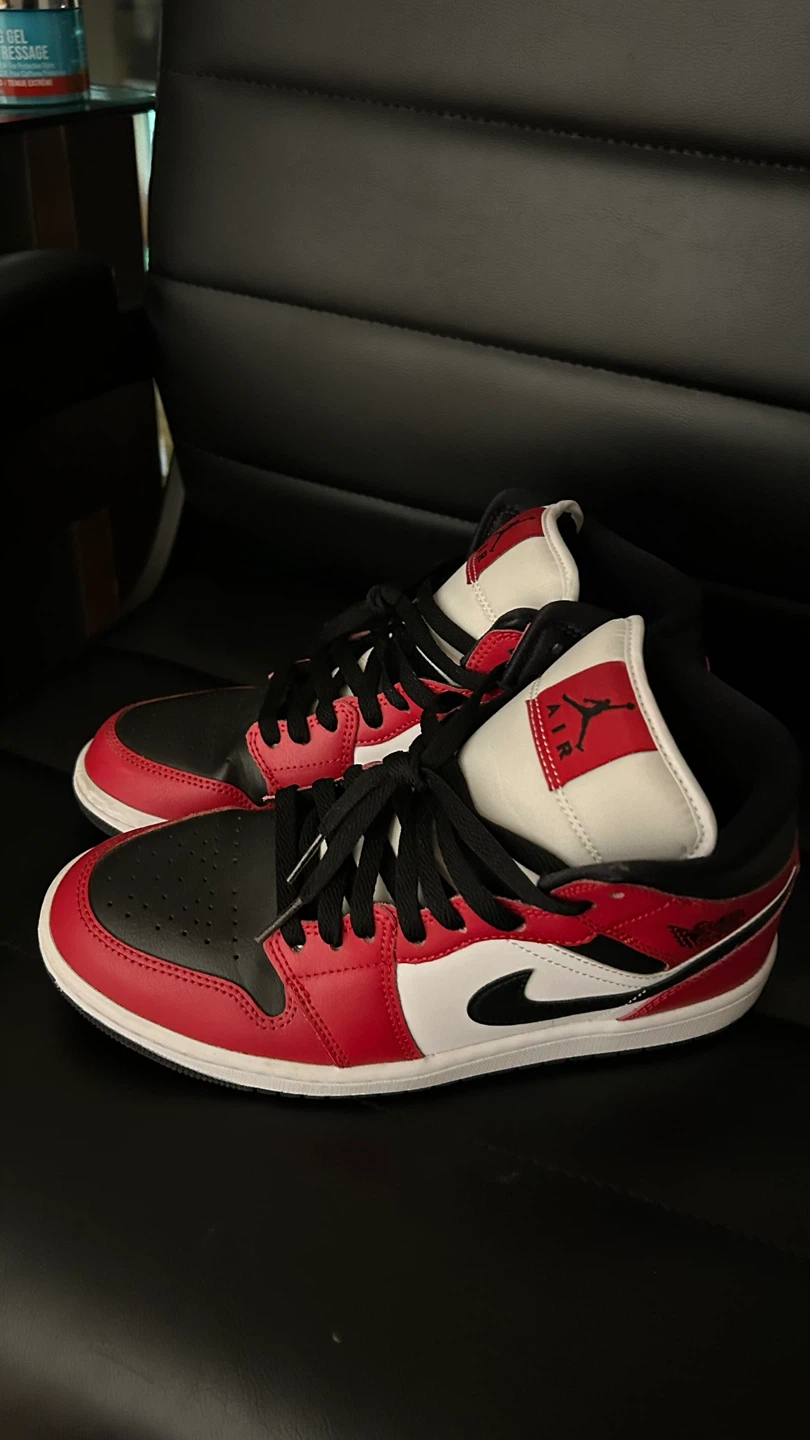 Jordan 1 Mid Red Black White - photo 2