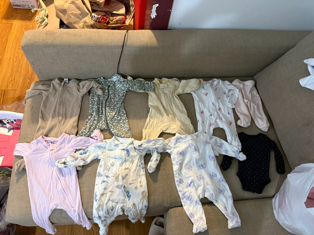 Baby clothes, bassinet, breast pump bundle - photo 2