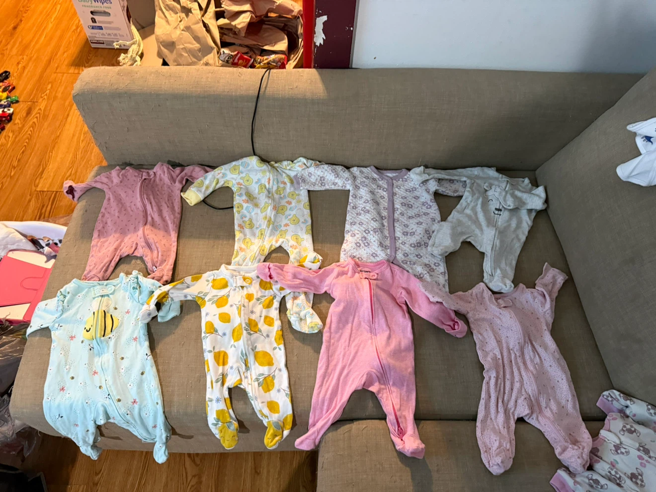 Baby clothes, bassinet, breast pump bundle - photo 3