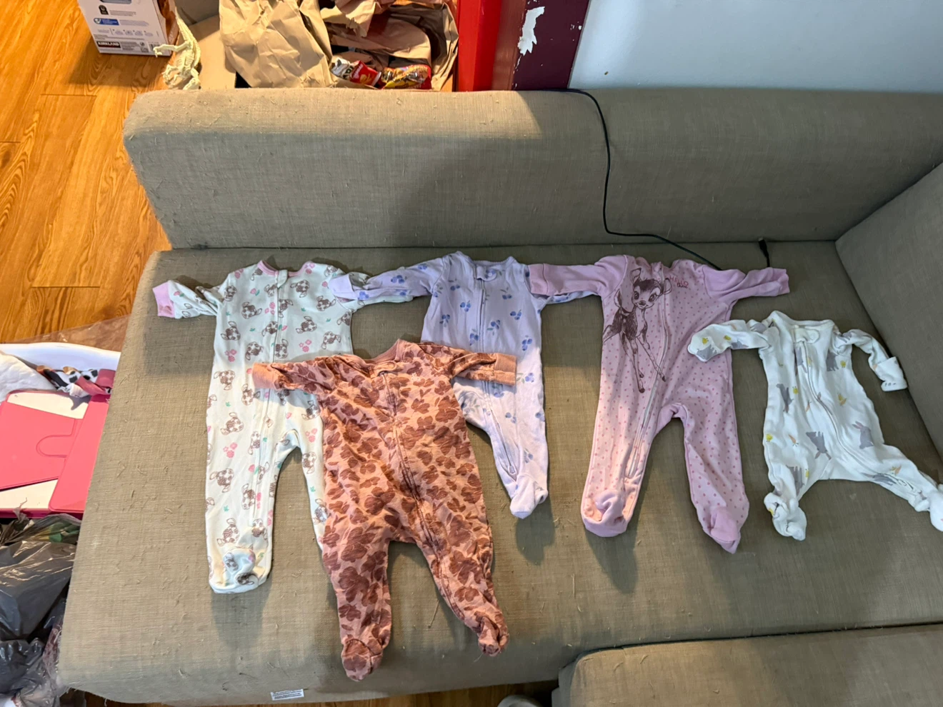 Baby clothes, bassinet, breast pump bundle - photo 4