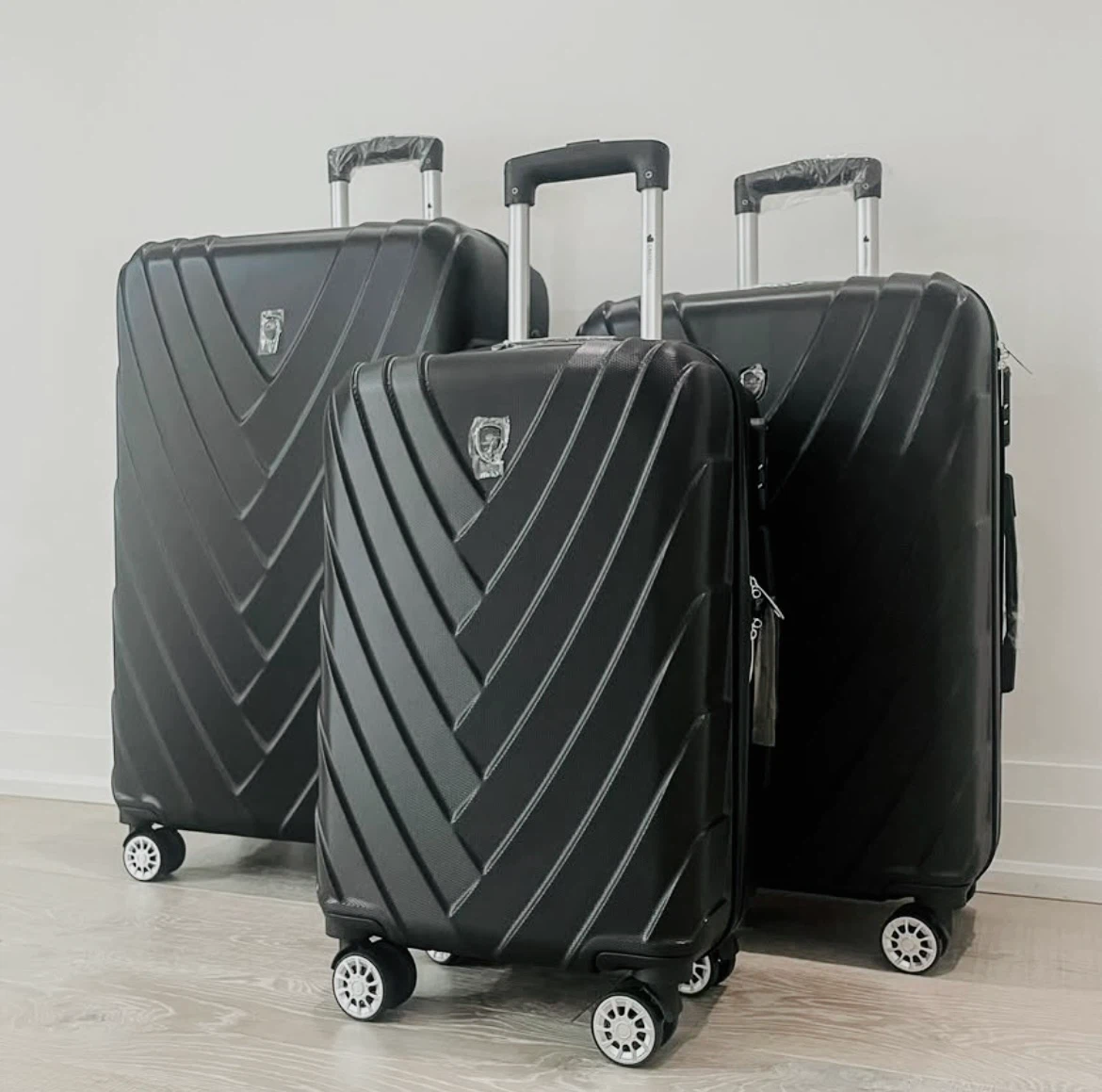 Brand New - Black 3-Piece Spinner Luggage Set