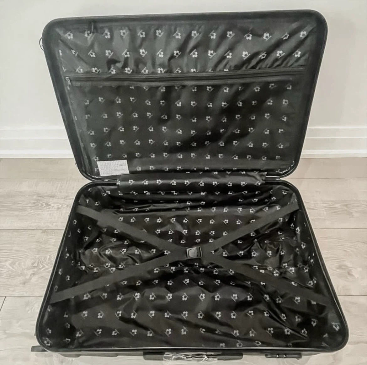 Brand New - Black 3-Piece Spinner Luggage Set - photo 5