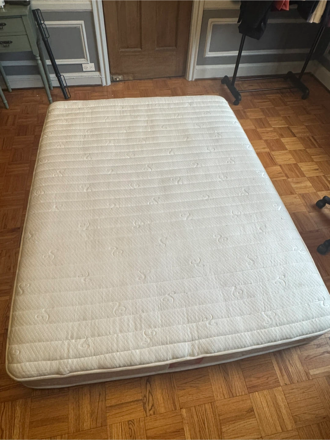 Queen size mattress - photo 3
