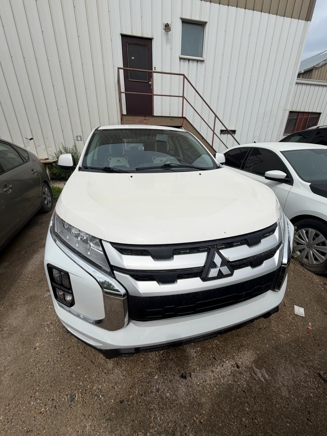 White Mitsubishi RVR SUV - photo 2