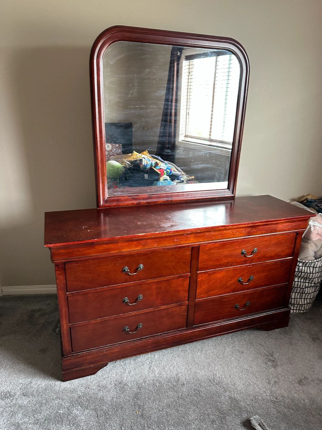 Solid Wood Dresser with Large Mirror – Excellent Condition - photo 2