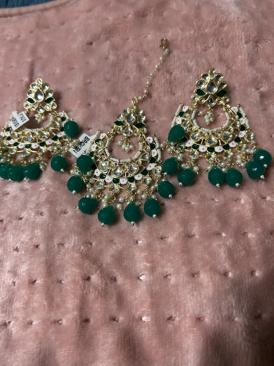 New-Gold-toned Earrings and Tikka Set with Green Beads - photo 2