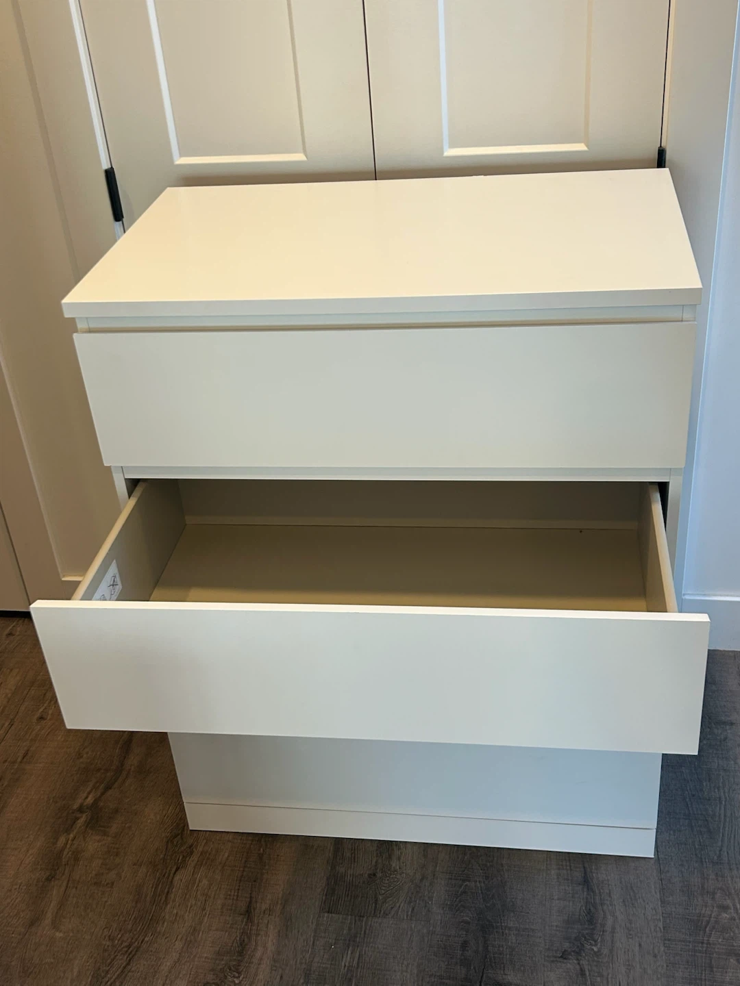 IKEA Dresser in white MALM 4 drawers - photo 3