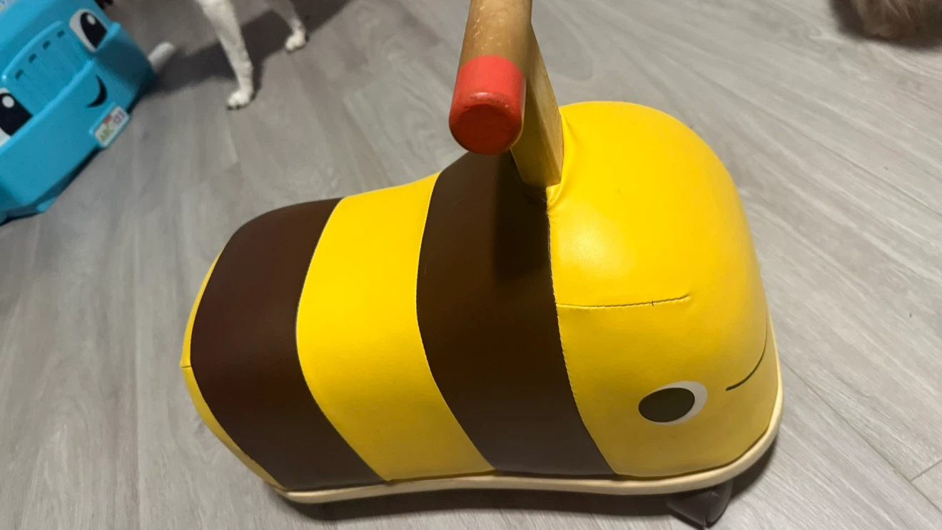 Ride-on Toy Bee check more pictures - photo 2