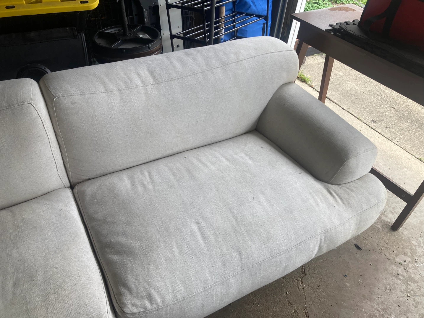 Cream Linen Sofa - Modern Tufted Design - photo 2