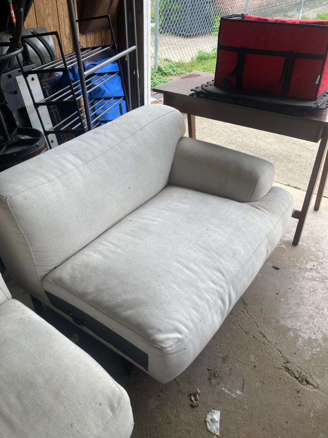 Cream Linen Sofa - Modern Tufted Design - photo 4