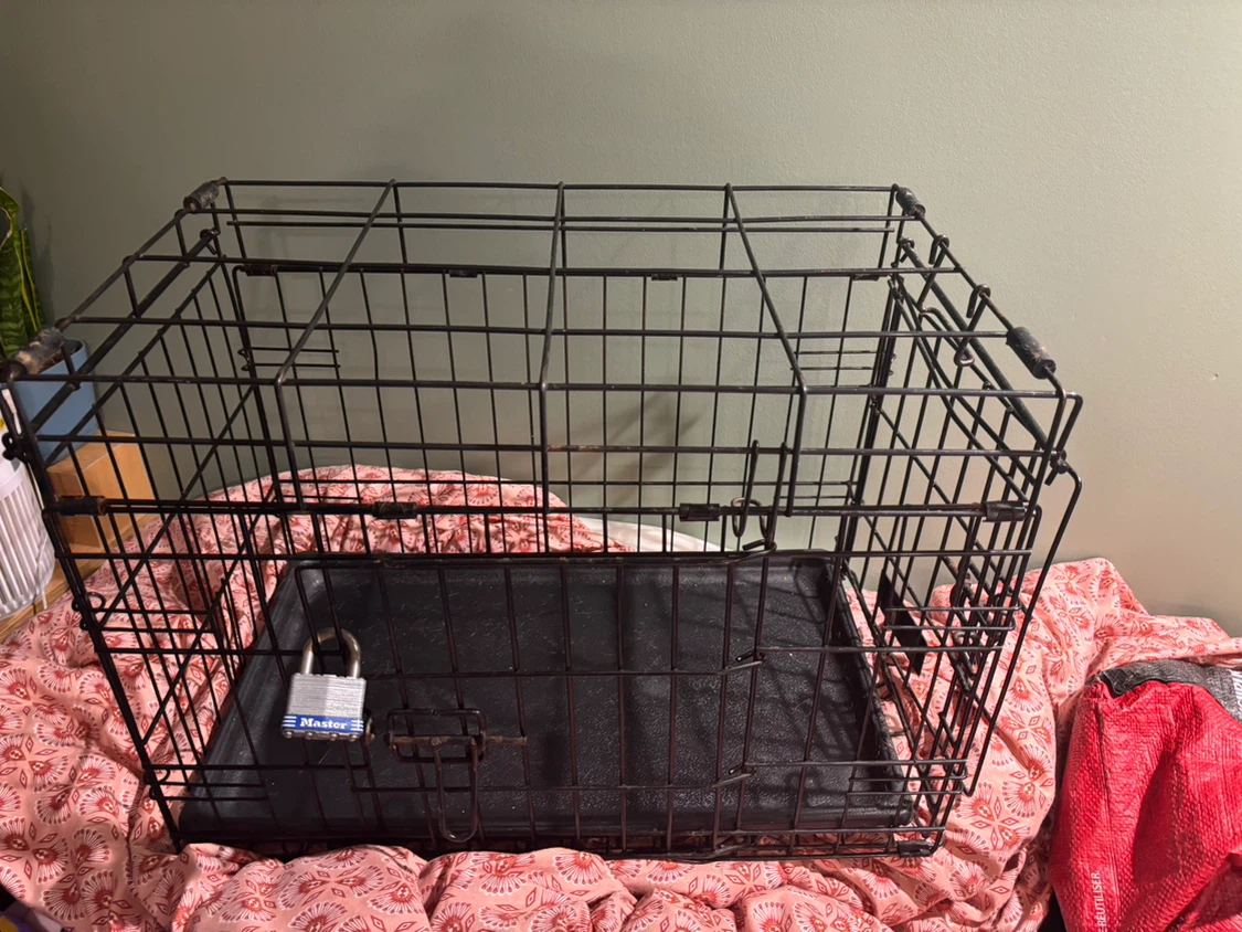 Wire Dog/Cat Crate with Tray (lock not included)