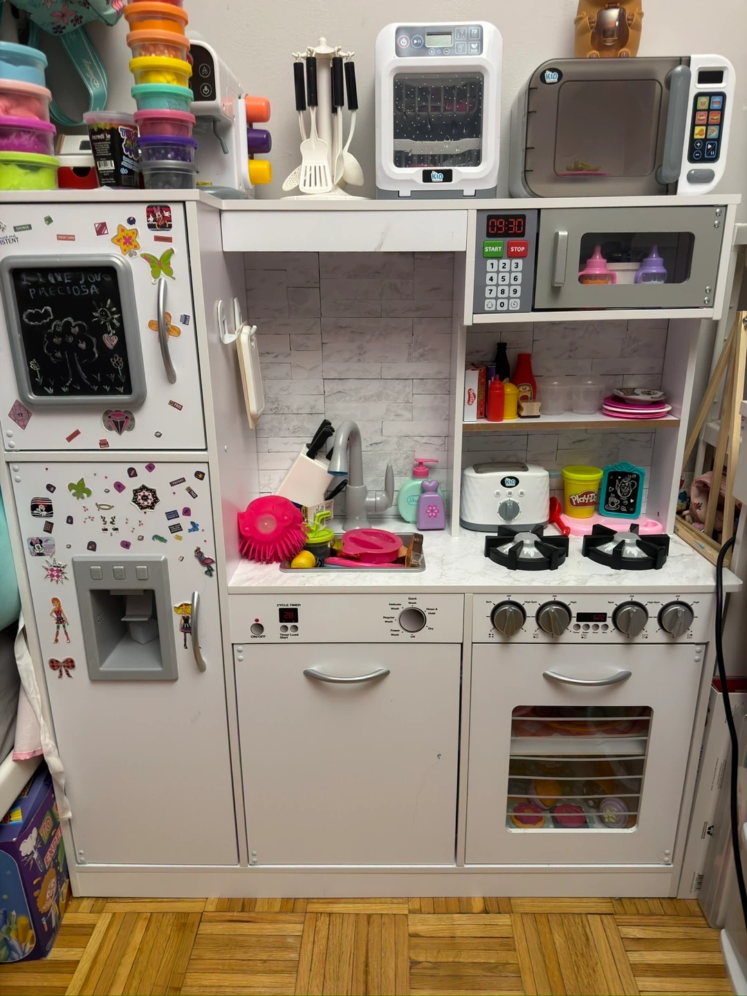 KidKraft Play Kitchen with Accessories