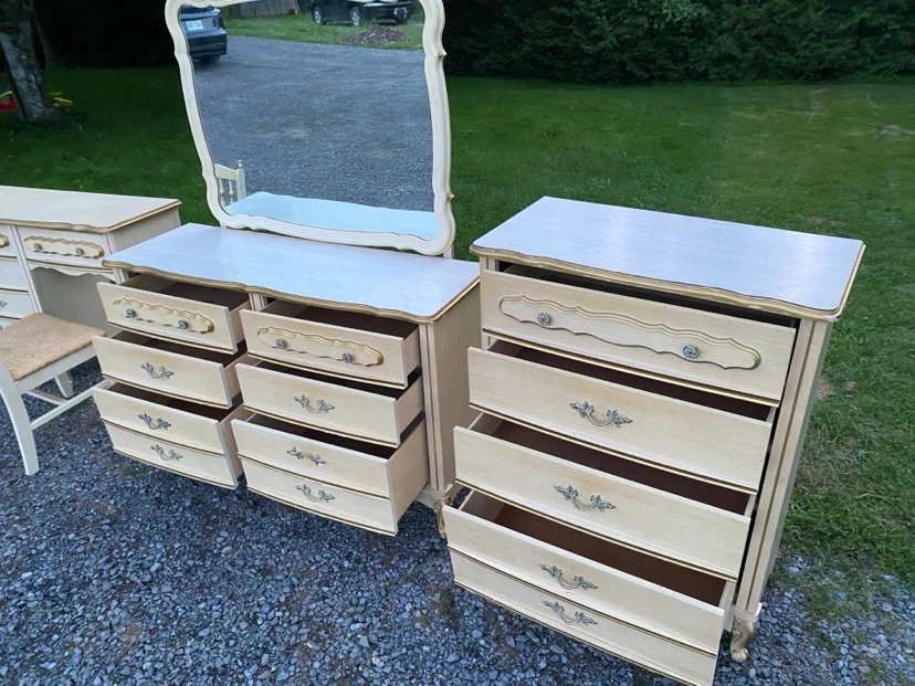 Vintage Bonnet by Sears French Dresser Set (CAN DELIVER) - photo 3