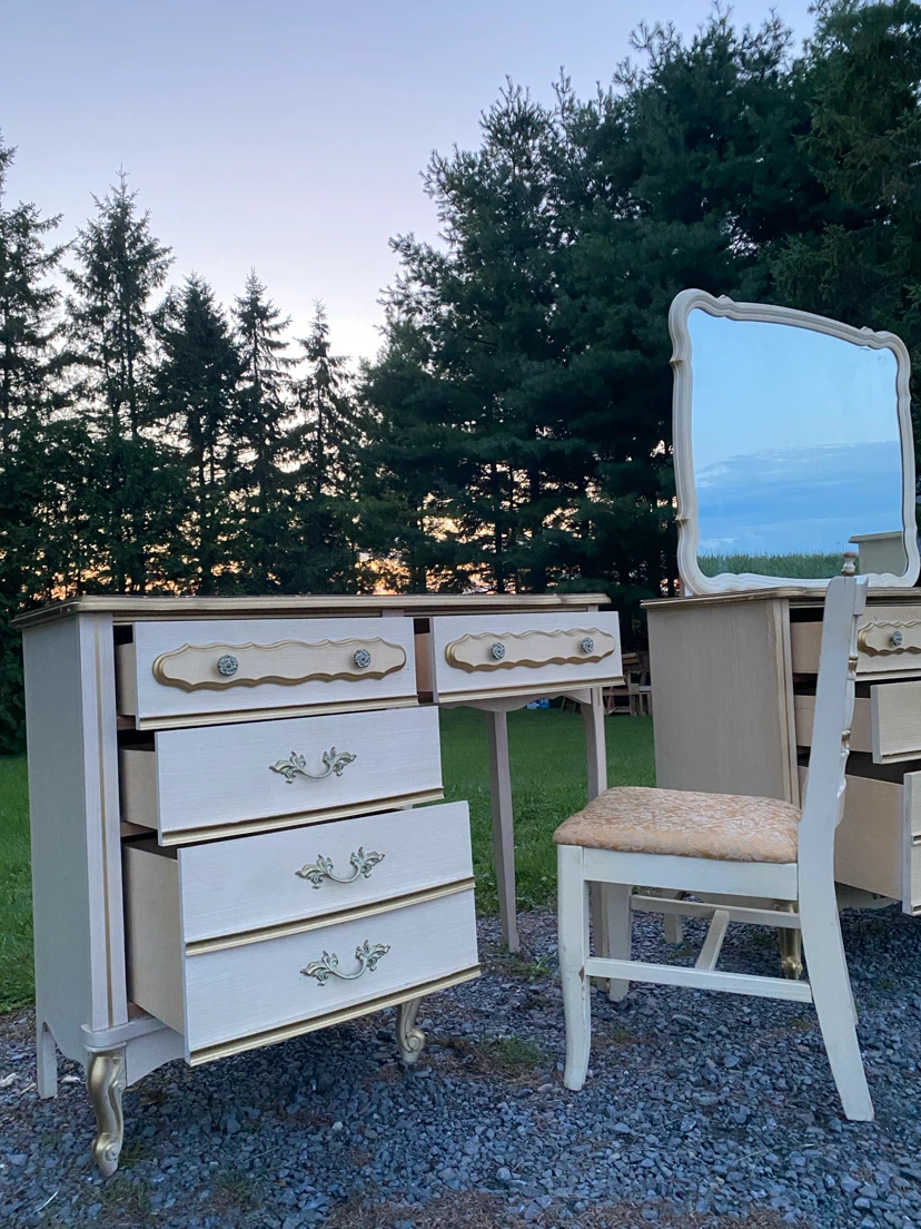Vintage French Provincial Vanity Desk & Chair (CAN DELIVER) - photo 5