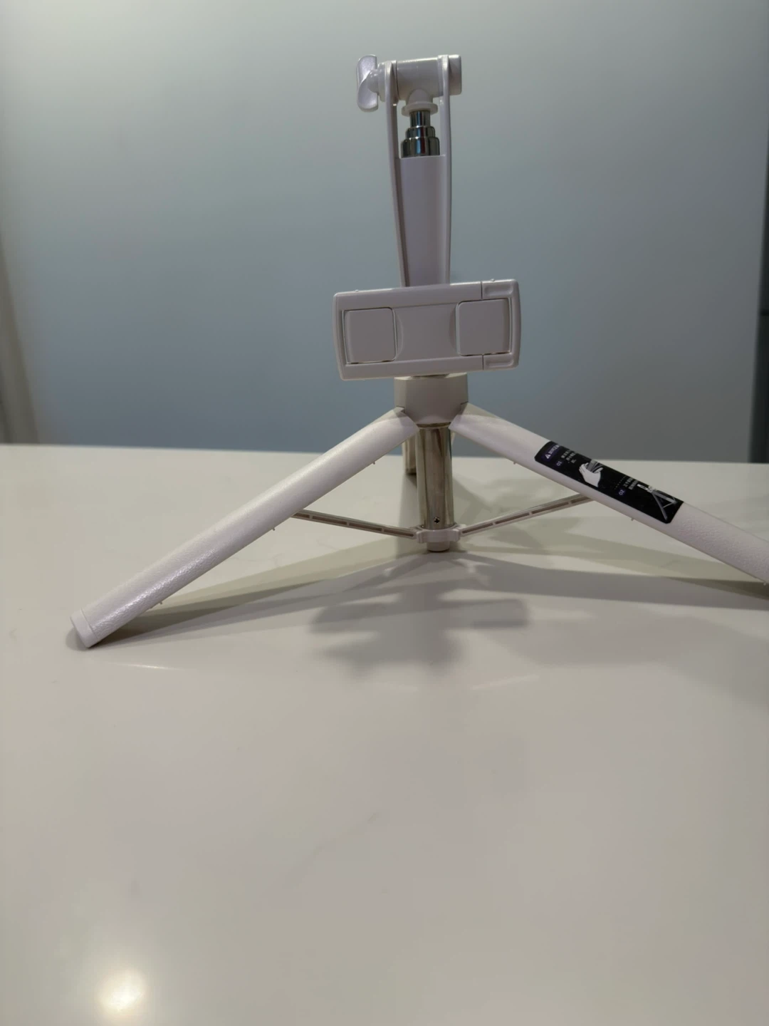 LISEN Selfie Stick Tripod - photo 2