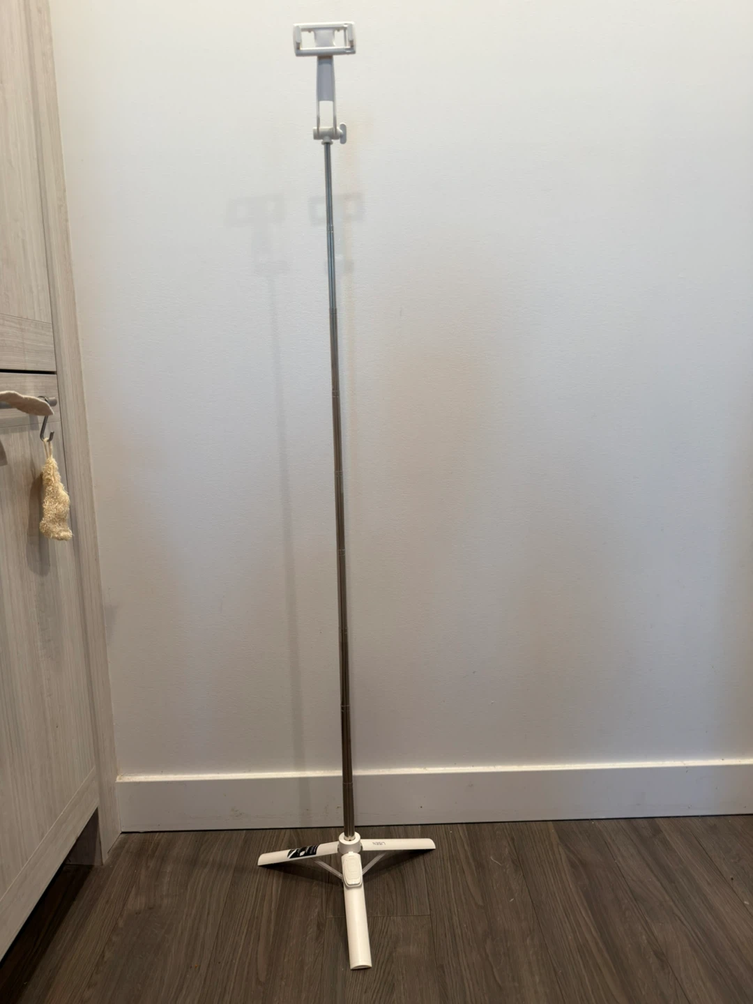 LISEN Selfie Stick Tripod - photo 3