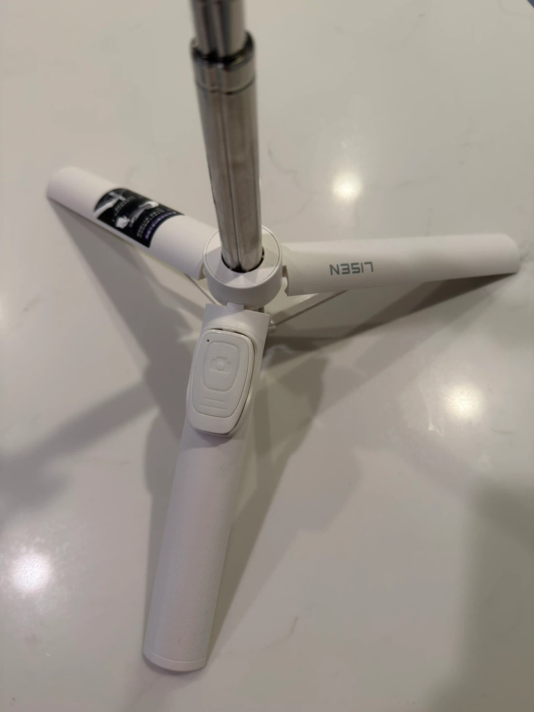 LISEN Selfie Stick Tripod - photo 5