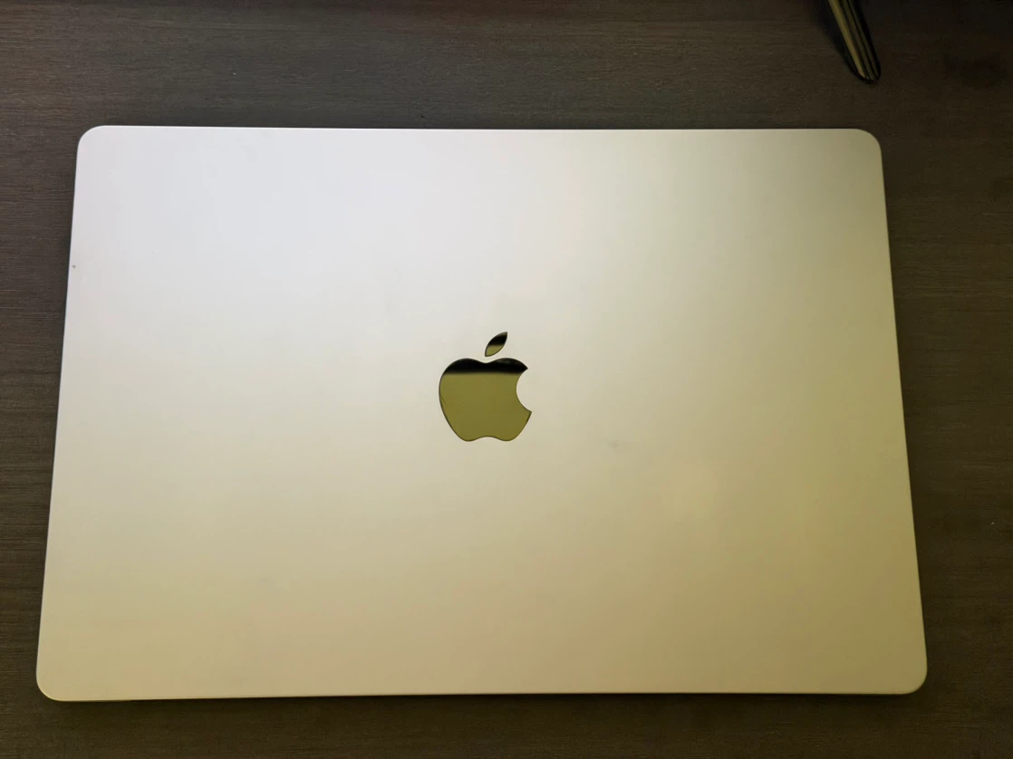 MacBook Air 15-inch (M2) - LIKE NEW - photo 3