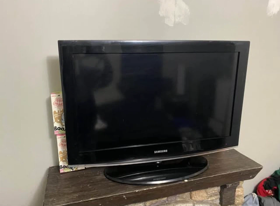 32-Inch Samsung LCD HD TV | O.B.O