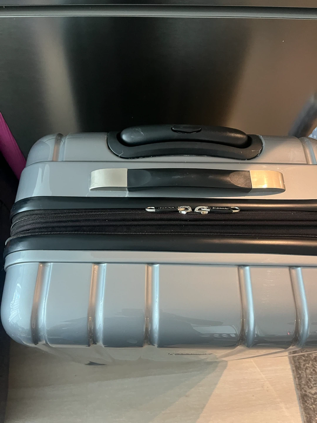 Diplomat 29-Inch Hard-Shell Spinner Luggage – Silver (Like New - photo 3
