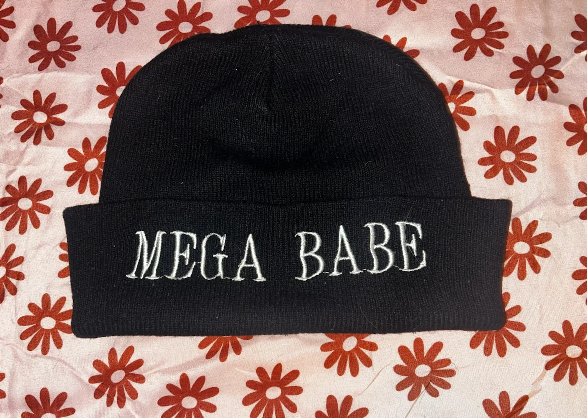 Black Beanie "Mega Babe"