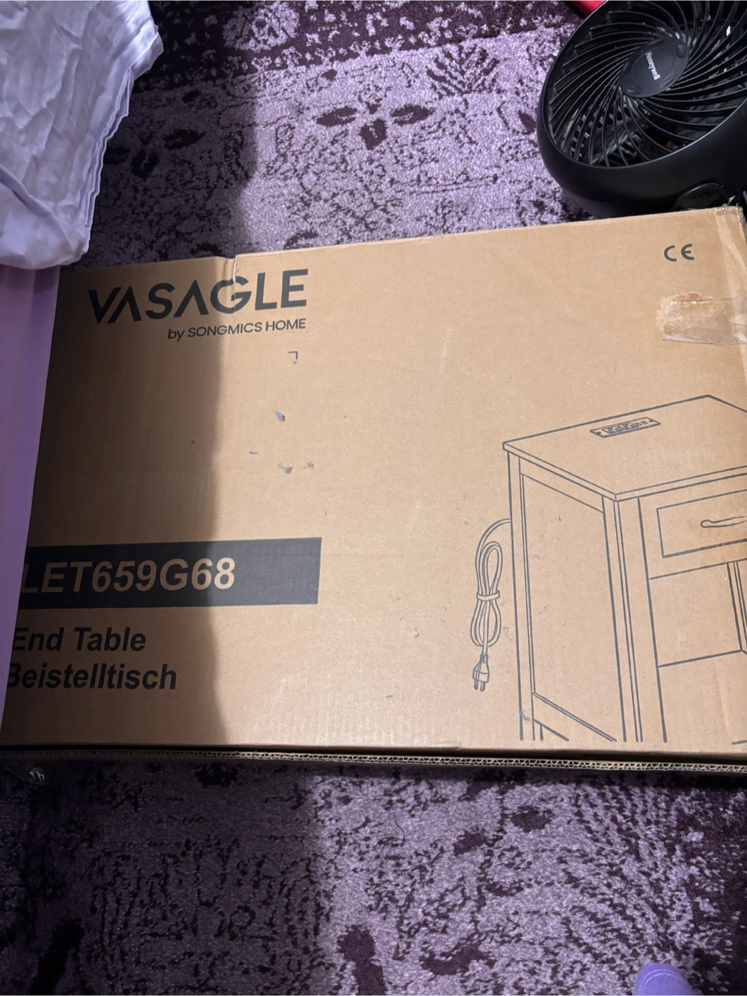 VASAGLE End Table with Charging Station - photo 4