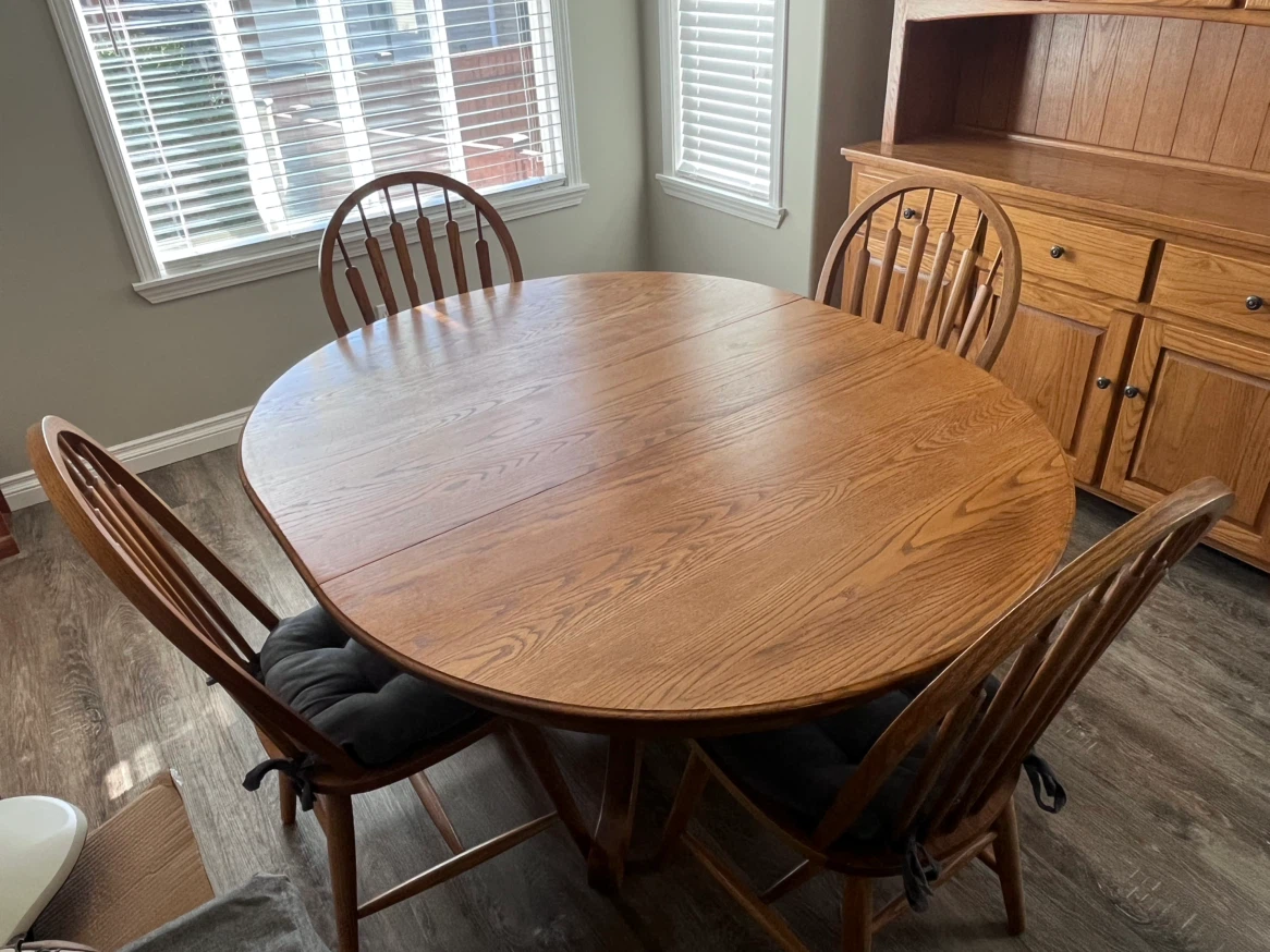 Solid Oak Dining Table and 4 Chairs - photo 2