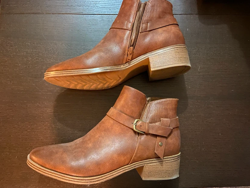 Denver Hayes Ankle Boots