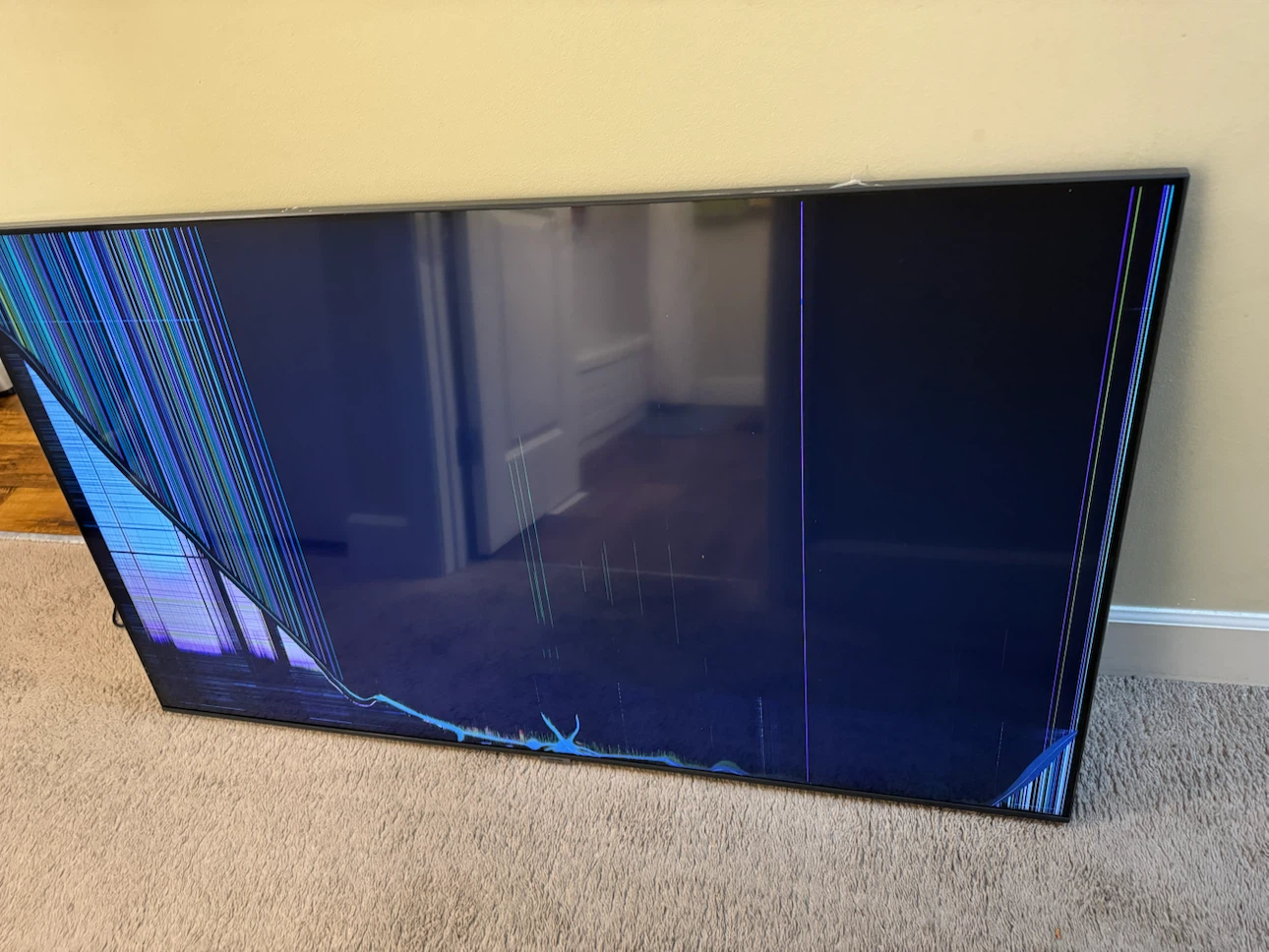 Samsung 58 inch smart tv（screen broken） - photo 2