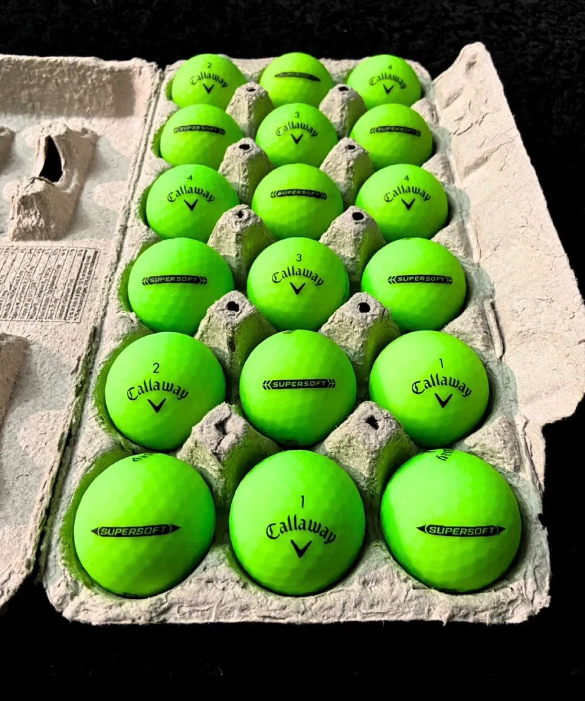 18 Callaway Supersoft Green Golf Balls
