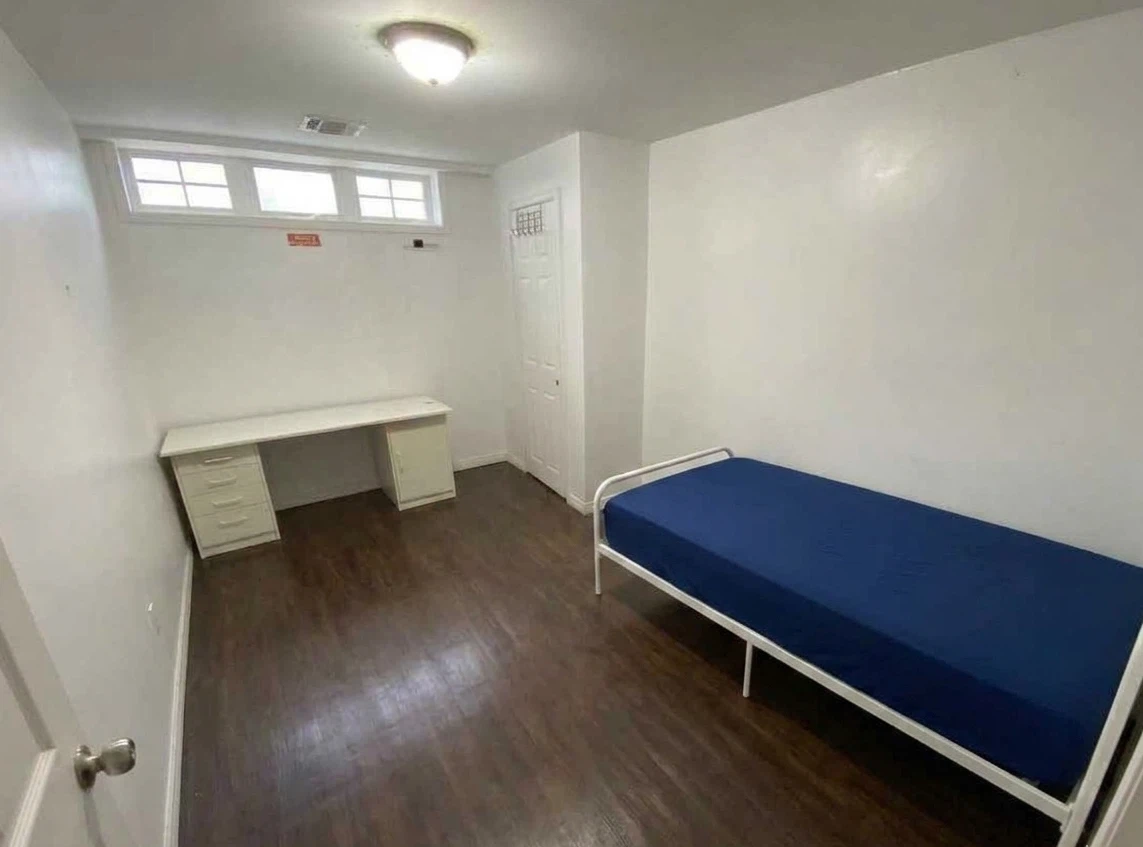 2 Private Rooms near York Uni.
