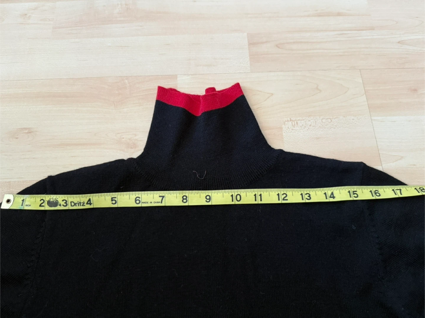 Black turtle neck with Red Trim - Women - photo 3