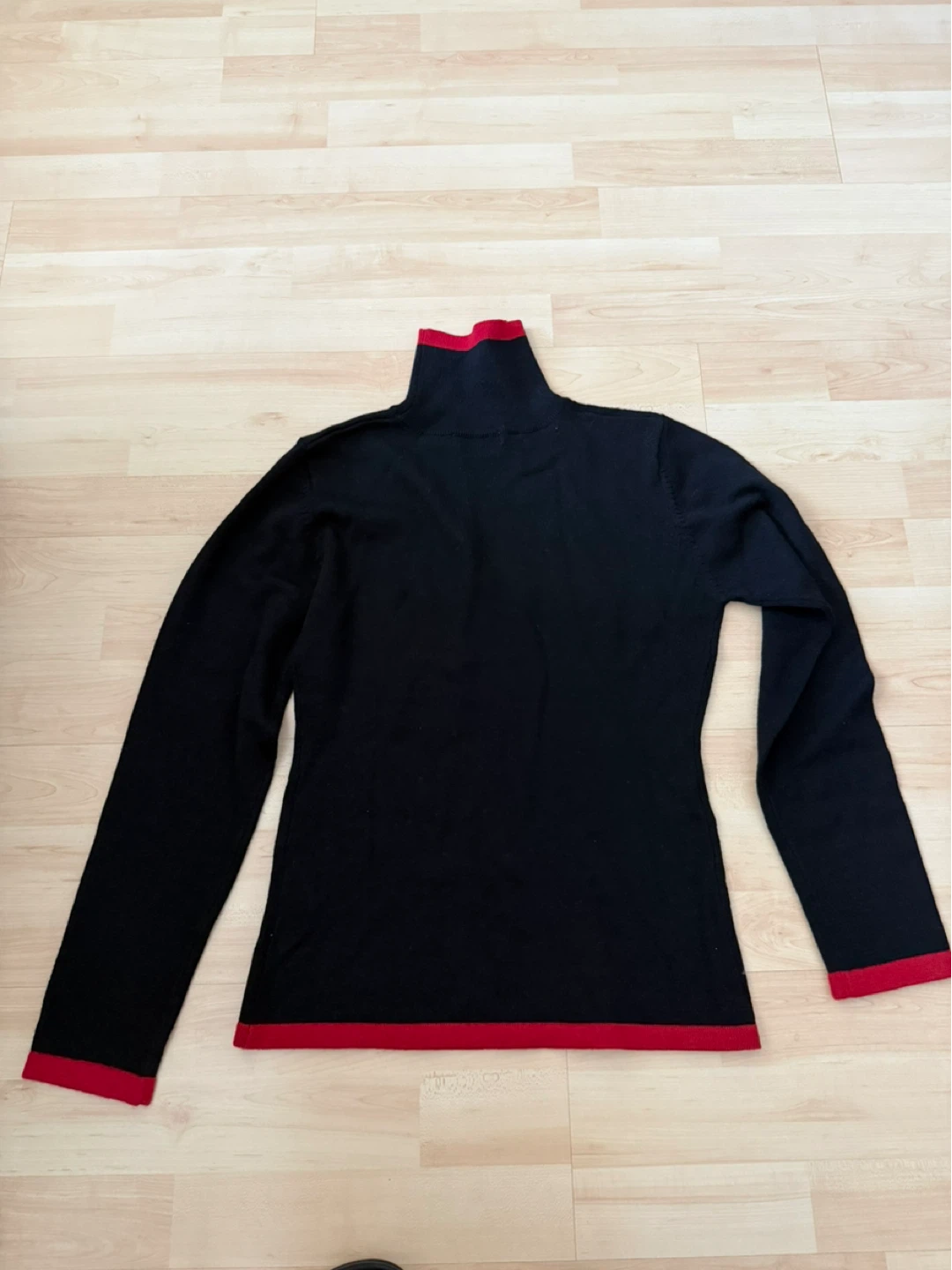 Black turtle neck with Red Trim - Women - photo 4