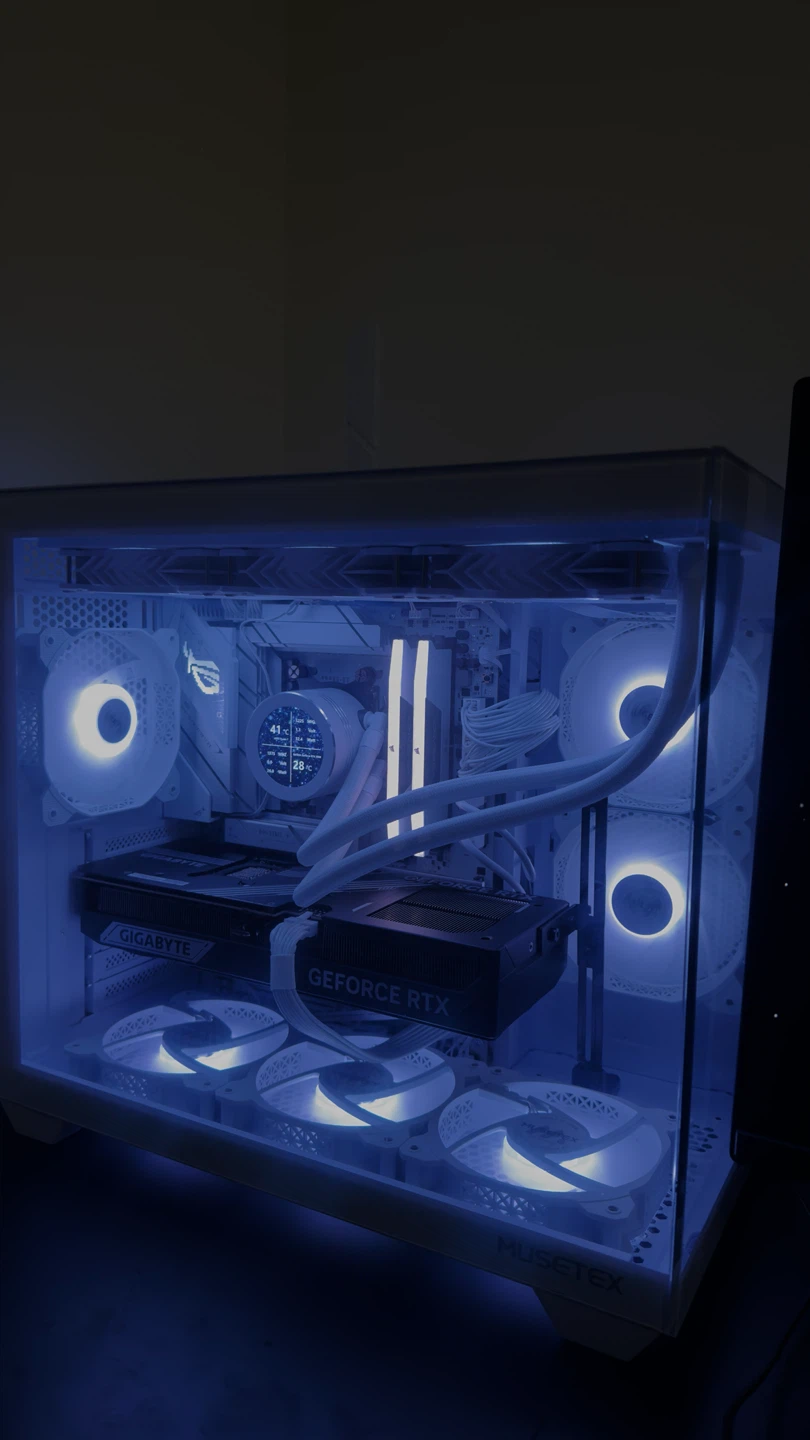 Whole Gaming Setup - Ryzen 7 9800X3D, RTX 5080, 32GB RAM - photo 2