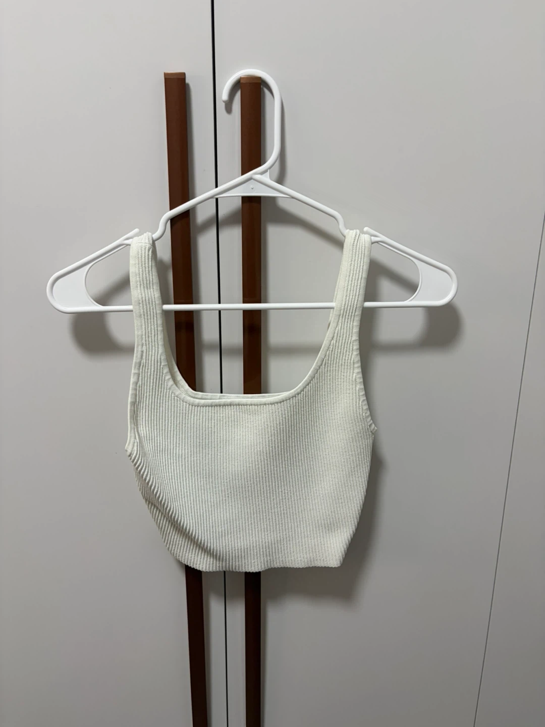 Babaton White Ribbed Cropped Tank Top Size S